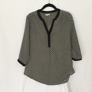Antilia Femme Black and White Geometric 3/4 sleeve Blouse Small